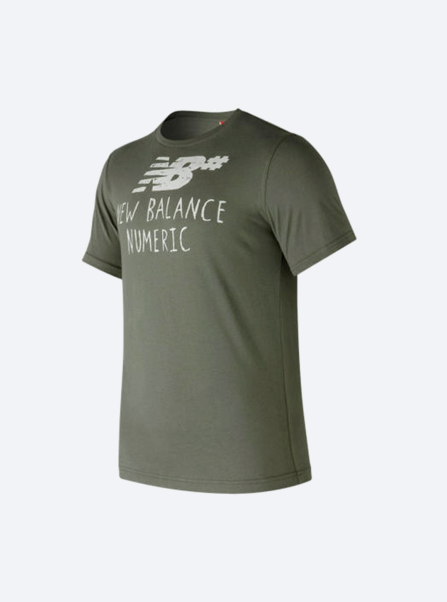 Camiseta New Balance Numeric Hand Drawn Military Foliage Green