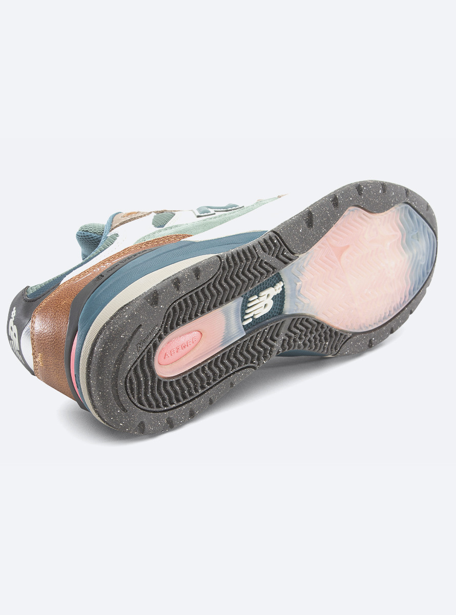 Zapatillas New Balance Numeric 933 Andrew Reynolds ORI Mushroom New Spruce